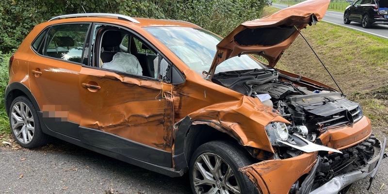 POL-COE: Dülmen, Weddern/ Traktor und Auto zusammengestoßen - Foto: presseportal.de