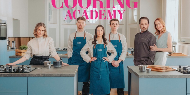 Lea Marlen Woitack Brian Rosenkranz Lara Kimpel Louis Jérôme Wagenbrenner Matthias Brüggenolte Simone Hanselmann Die Cooking-Academy - Foto: ProSieben/Boris Breuer/Marina Geckeler, presseportal.de