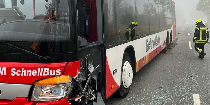 POL-ST: Altenberge, Kollision zwischen Bus und Auto, Zwei leicht verletzte Personen - Foto: presseportal.de