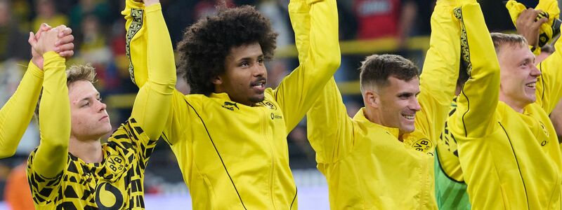 Karim Adeyemi (M) wird für die Dortmunder Mannschaft immer wichtiger. - Foto: Bernd Thissen/dpa