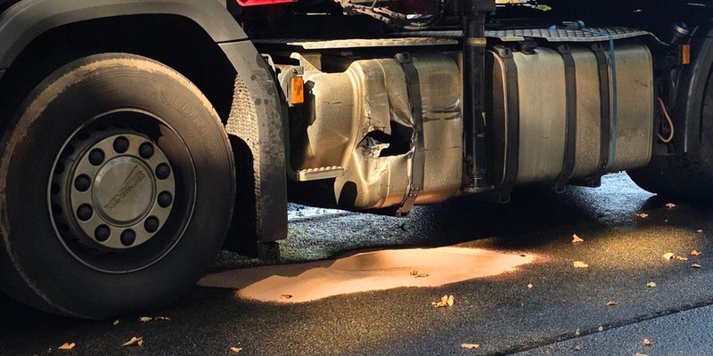 FW Celle: Größere Menge Kraftstoff in Bostel ausgetreten - Foto: presseportal.de