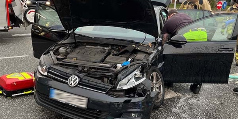 POL-DU: Dellviertel: Kollision im Kreuzungsbereich - Zwei Verletzte - Foto: presseportal.de