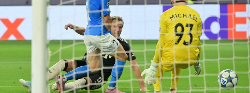 Ein Mann ist nicht zu stoppen: Harry Kane eilt von Tor zu Tor, hier bei seinem famosen Sololauf beim 5:1 der Bayern gegen den FC Pafos.  - Foto: Peter Kneffel/dpa