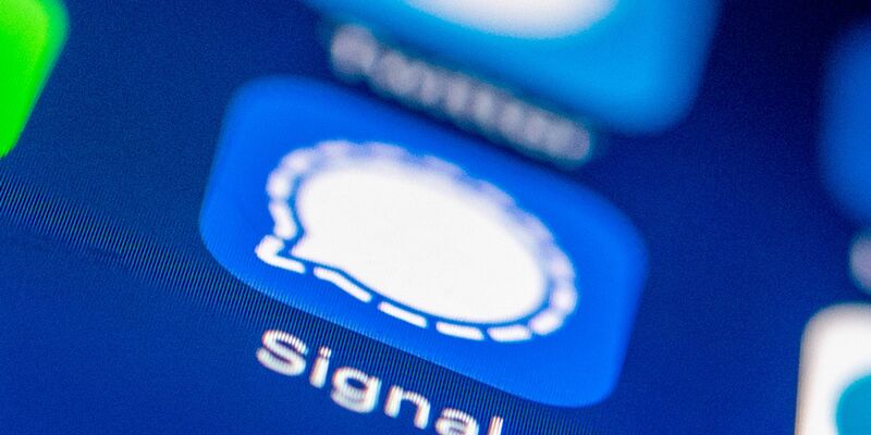 Signal verfügt über eine wirksame Ende-zu-Ende-Verschlüsselung - Foto: Zacharie Scheurer/dpa-tmn/dpa