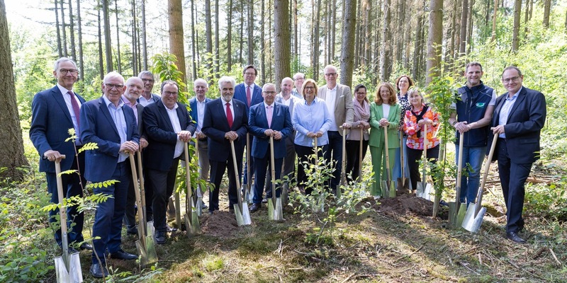 Einheitsbuddeln2025 / Aufruf an alle Bürgerinnen und Bürger zu Baumpflanzungen am Tag der Deutschen Einheit - Foto: presseportal.de
