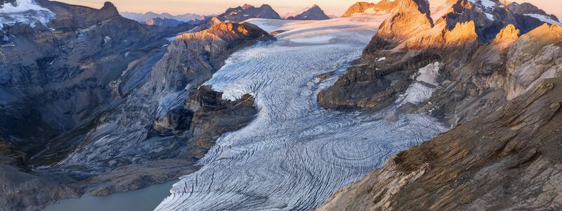 Der Gletscher Claridenfirn im Schweizer Kanton Glarus war im September 2025 komplett schneefrei. - Foto: Matthias Huss/Glamos Gletschermessnetz/Akademie der Naturwissenschaften Schweiz (SCNAT)/dpa