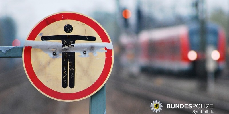 Bundespolizeidirektion München: Gefährlicher Eingriff in den Bahnverkehr / S-Bahn muss Schnellbremsung einleiten - Foto: presseportal.de