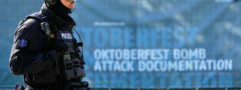 Das Wiesn-Gelände wurde abgesucht. - Foto: Matthias Schrader/AP/dpa