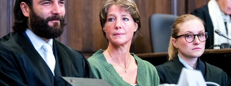 Christina Block bittet das Gericht, ihre Tochter nicht in öffentlicher Sitzung anzuhören. - Foto: Daniel Bockwoldt/dpa Pool/dpa