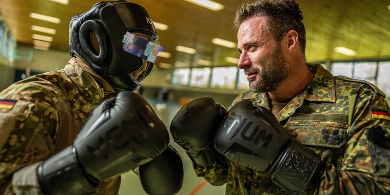 Otto beim KSK- Kabel Eins und Joyn zeigen Otto Bulletproof auf seiner härtesten Mission - Foto: presseportal.de