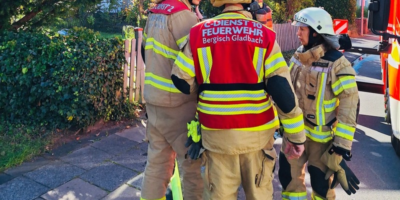 FW-GL: Zwei verletzte Personen bei Zimmerbrand in Lustheide - Foto: presseportal.de