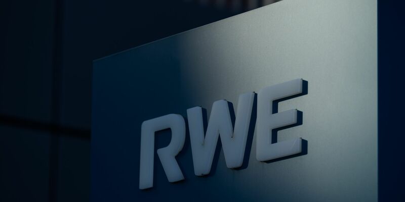 RWE hatte 2022 eine Absichtserklärung unterzeichnet. Vorgesehen war, ab 2027 300.000 Tonnen grünes Ammoniak aus Namibia zu beziehen. (Archivbild) - Foto: Rolf Vennenbernd/dpa