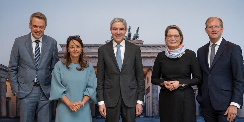 BVerfG-Präsident Harbarth zum Auftakt des 31. Weltkongresses des Notariats in Berlin: Notarinnen und Notare sind das Gesicht des Rechtsstaats, Justizministerin Hubig: Sie sind Bewahrer des Rechts. - Foto: presseportal.de