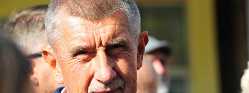 Der tschechische Milliardär und Gründer der Partei ANO, Andrej Babis, bei einem Wahlkampfauftritt im Prager Stadtteil Modrany. (Archivbild) - Foto: Michael Heitmann/dpa