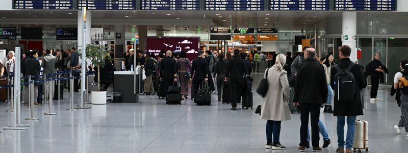 Am Flughafen München sind am Abend erneut Flüge ausgefallen. - Foto: Felix Hörhager/dpa