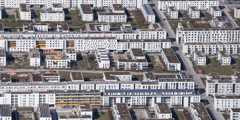 In vielen deutschen Städten sind Wohnungen so knapp, dass Unternehmen bei der Mitarbeitersuche Mühe haben. (Symbolbild) - Foto: Sven Hoppe/dpa