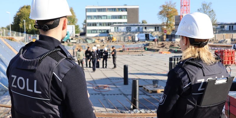 HZA-BI: Zahlreiche Unregelmäßigkeiten auf Großbaustelle aufgedeckt/Bielefelder Zoll prüft Bauvorhaben der Martin-Niemöller-Gesamtschule - Foto: presseportal.de