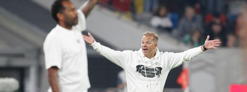 Markus Anfang (r) wird bei Fortuna Düsseldorf Nachfolger von Daniel Thioune. (Archivbild)   - Foto: Roland Weihrauch/dpa