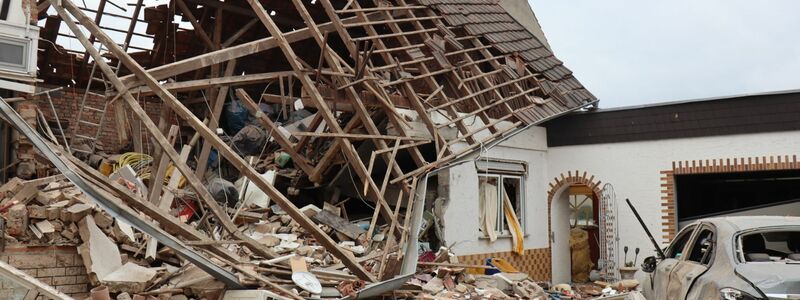 Die Ursache für die Explosion war zunächst unklar. - Foto: René Priebe/dpa