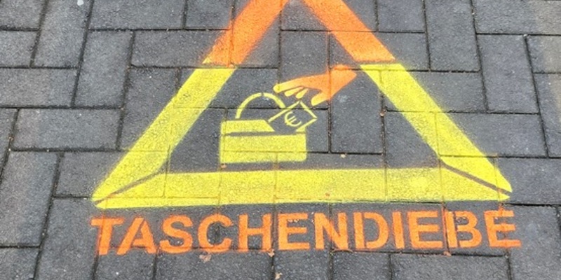 POL-ME: Augen auf - Tasche zu! - Polizei warnt vor Taschendieben - 2510019 - Foto: presseportal.de