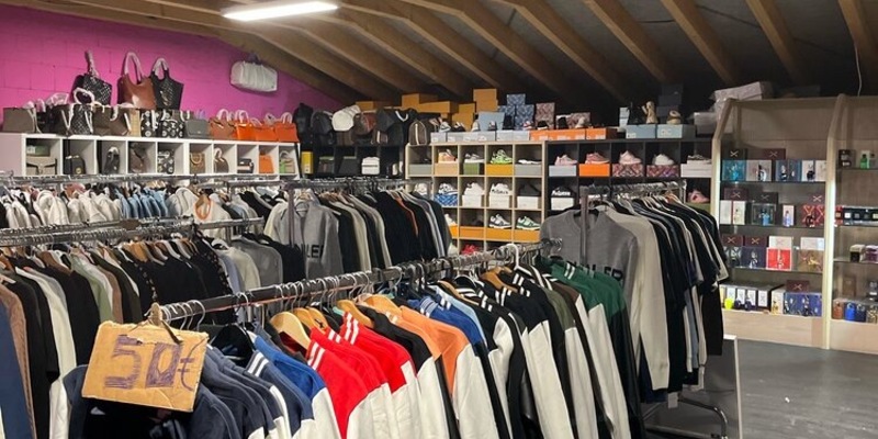 POL-K: 251006-5-K Lager voller gefälschter Markenartikel entdeckt - SEK im Einsatz - Foto: presseportal.de