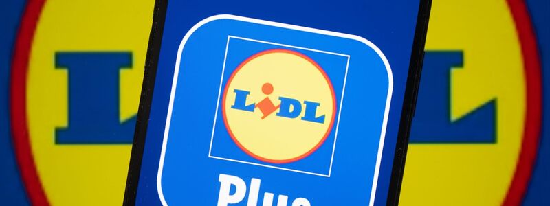 Der Rechtsstreit zwischen Verbraucherschützern und dem Discounter Lidl um die «Lidl Plus»-App geht in die nächste Runde. (Archivbild) - Foto: Sebastian Kahnert/dpa