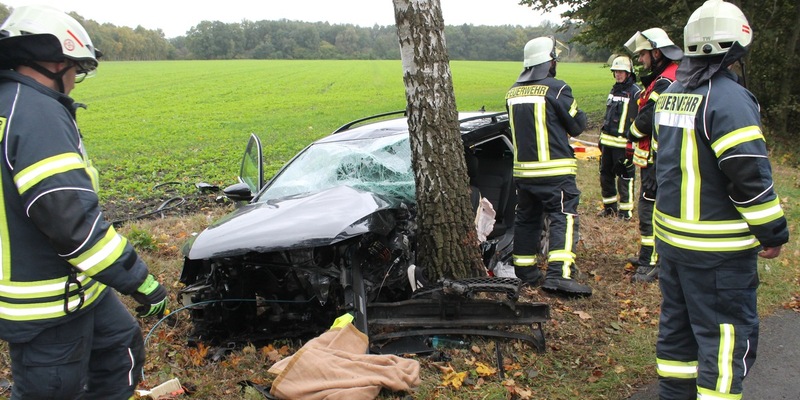 FW-ROW: Schwerer Verkehrsunfall auf der K119 - Fahrer schwer verletzt - Foto: presseportal.de