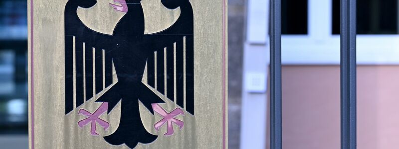 Das Bundeskartellamt hat die Preisänderungen der rund 15.000 Tankstellen in Deutschland im Blick. (Archivbild) - Foto: Wolf von Dewitz/dpa