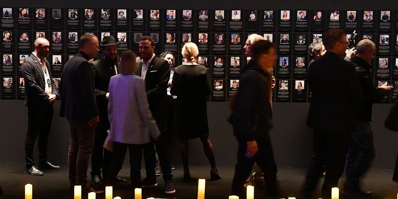 Weimer will die Ausstellung zur Attacke auf das Nova Music Festival besuchen. - Foto: Paul Zinken/dpa