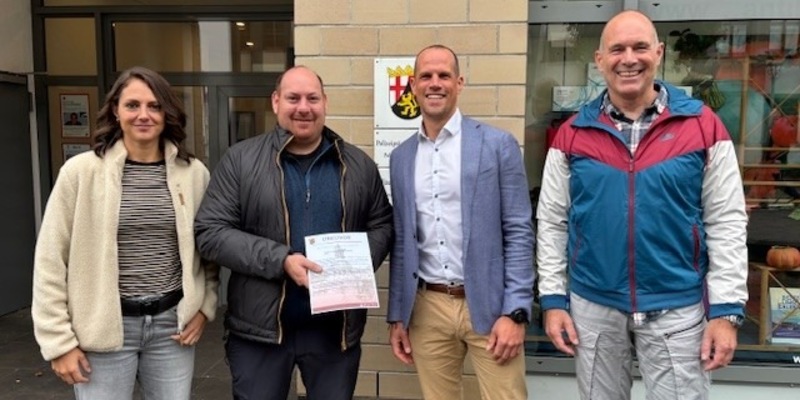 POL-PDMY: Auszeichnung für mutiges Eingreifen: Sebastian Frevel rettete Ehepaar - Foto: presseportal.de