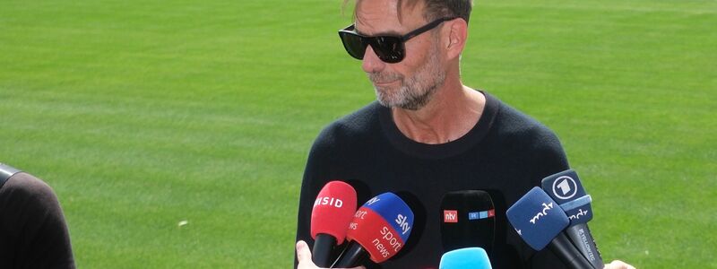 Jürgen Klopp ist von dem Vorschlag wenig begeistert. - Foto: Sebastian Willnow/dpa