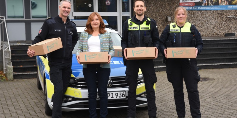 POL-CE: Celle packt wieder mit: Aktion Kinder helfen Kindern startet . Die Polizei Celle ist erneut dabei. - Foto: presseportal.de