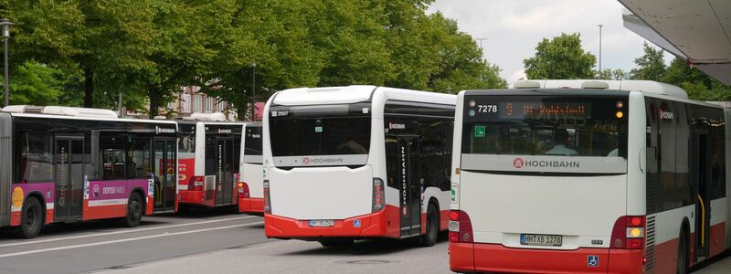 Weniger Fahrgäste in Bussen und Bahnen als vor Corona. (Archivbild) - Foto: Marcus Brandt/dpa