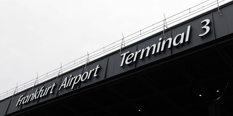 Das neue Passagierterminal an Deutschlands größtem Flughafen soll im April 2026 in Betrieb genommen werden. (Archivbild) - Foto: Lando Hass/dpa