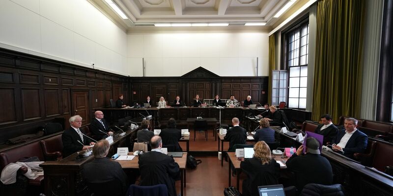 Am 16. Verhandlungstag sagte ein Geschäftsführer einer deutschen Sicherheitsfirma aus. - Foto: Marcus Brandt/dpa/dpa Pool