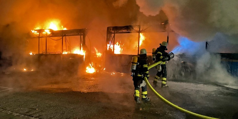 FW-M: Bus in Vollbrand (Laim) - Foto: presseportal.de