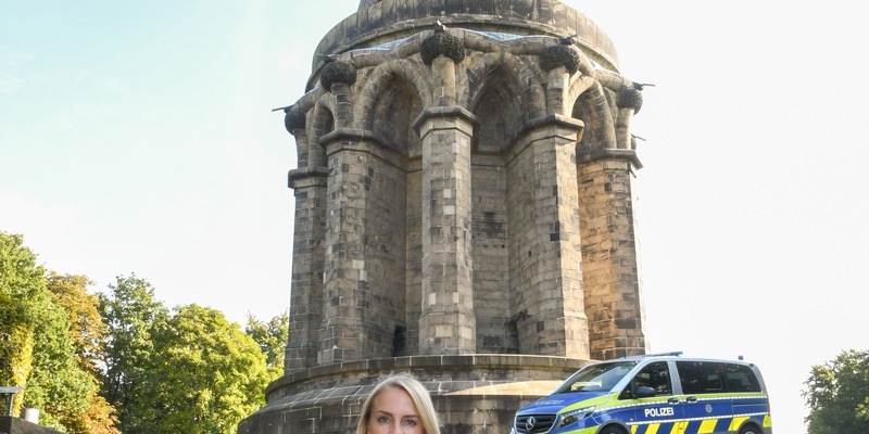 POL-LIP: Detmold. Bürgernähe und Präsenz rund ums Hermannsdenkmal: Neue Bezirksdienstbeamtin für Detmold. - Foto: presseportal.de