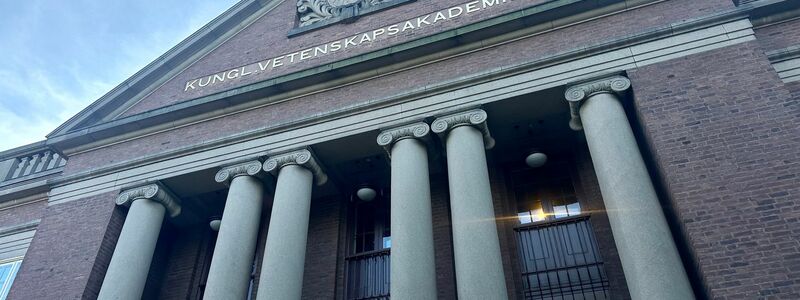 Die Königlich-Schwedische Akademie der Wissenschaften auf dem Gelände der Universität von Stockholm gibt traditionell die Nobelpreisträger in den Kategorien Physik und Chemie bekannt. - Foto: Steffen Trumpf/dpa