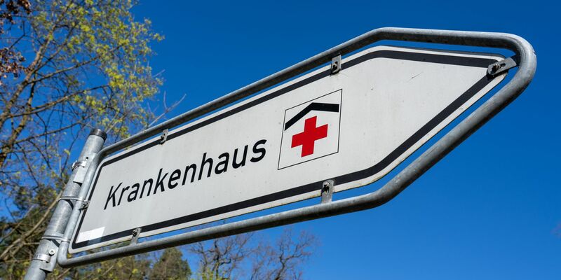 Die Bundesregierung bringt Nachbesserungen der Krankenhausreform auf den Weg. (Archivbild) - Foto: Soeren Stache/dpa