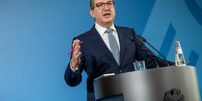 Nach den Plänen des Innenministers soll es jetzt schnell gehen.  - Foto: Michael Kappeler/dpa