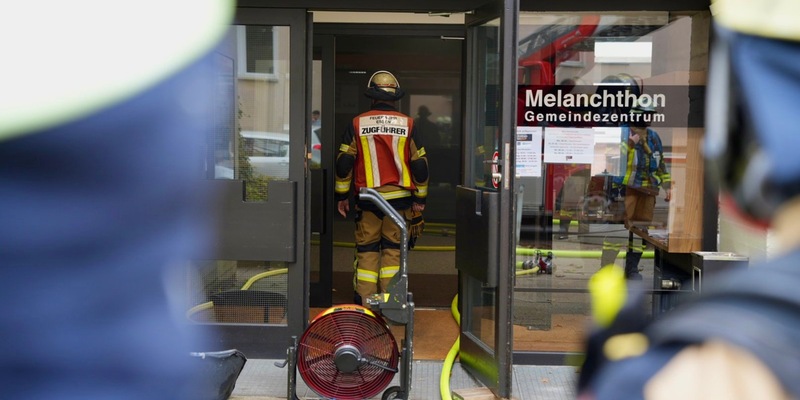 FW-E: Brandereignis im Gemeindezentrum - zwei Personen leicht verletzt - Foto: presseportal.de