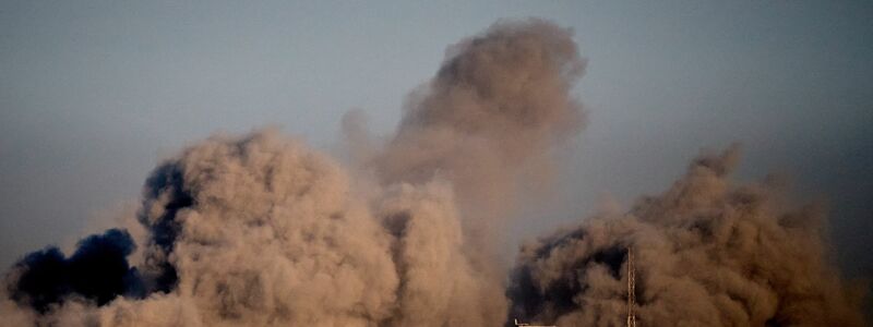 Nach zwei Jahren Krieg sind große Teile des Gazastreifens zerstört.  - Foto: Emilio Morenatti/AP/dpa