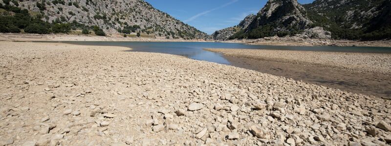 Dürren nehmen mit zunehmender Erderwärmung ebenfalls häufiger. - Foto: Clara Margais/dpa