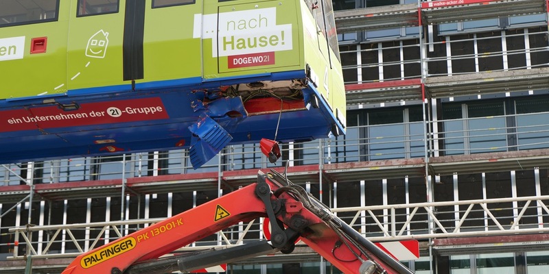 FW-DO: Ergänzung: FW-DO: Unfall zwischen H-Bahn und Autokran am Campus Nord - Bilddokumentation - Foto: presseportal.de
