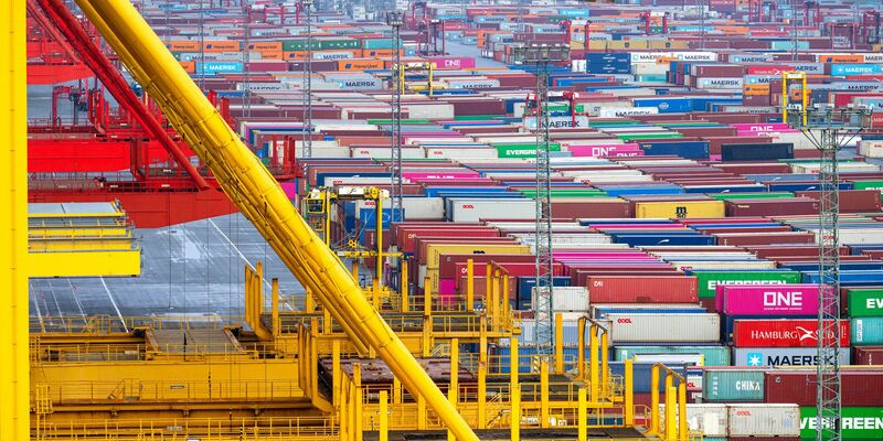 Zölle bremsen die Exportnation Deutschland. (Symbolbild) - Foto: Sina Schuldt/dpa Pool/dpa