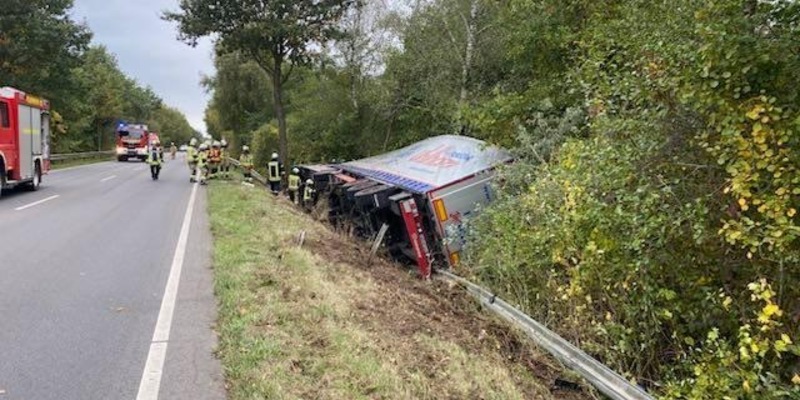 POL-ROW: ++ Sattelzug auf B 75 verunfallt: Stundenlange Vollsperrung ++ Unfallflucht auf Parkplatz in Bremervörde: Polizei sucht Zeugen ++ Kind bei Verkehrsunfall in Rotenburg leicht verletzt ++ - Foto: presseportal.de