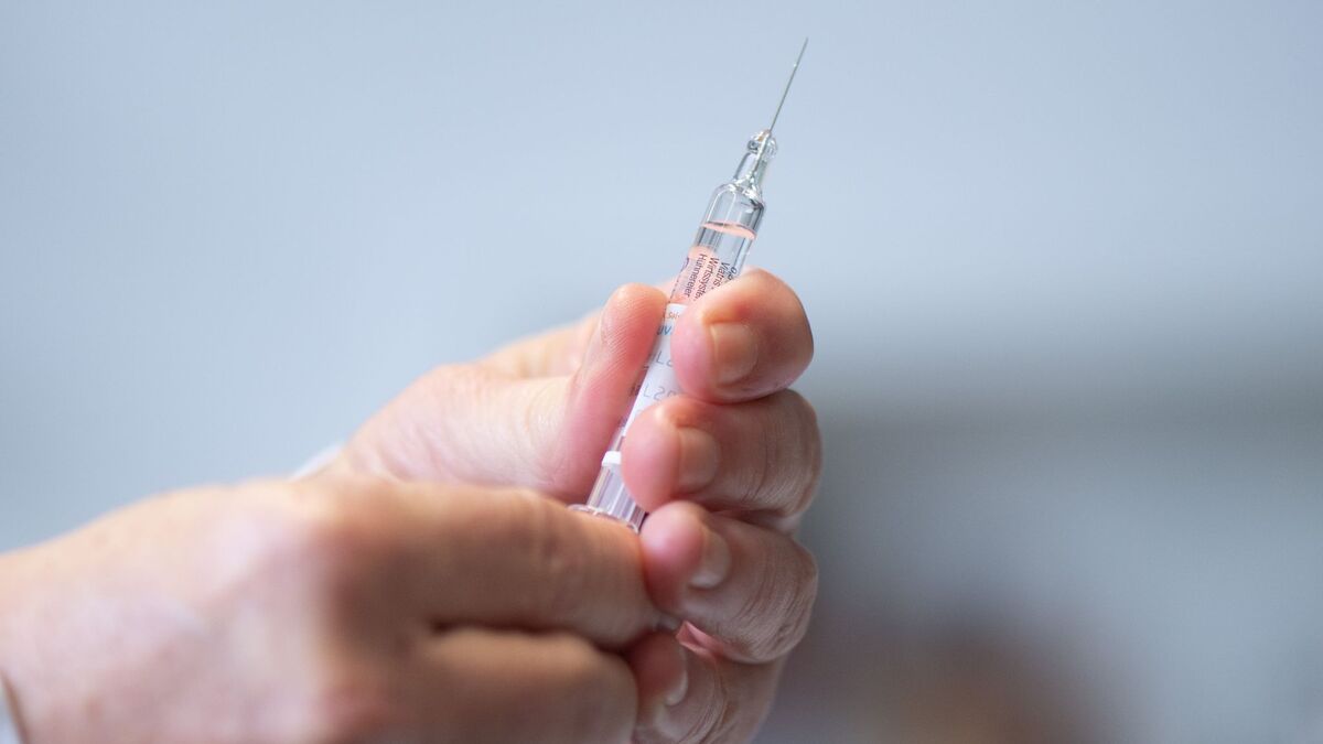 Der Kläger meint, bei seiner Herzerkrankung handele es sich um einen Impfschaden. (Archivbild) - Foto: Sebastian Kahnert/dpa
