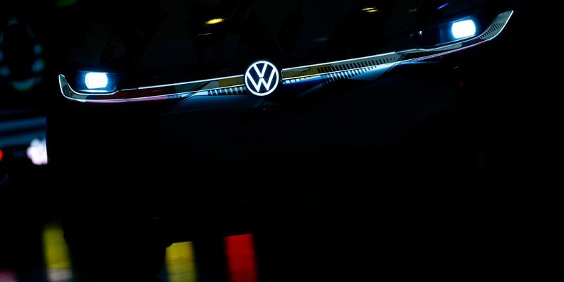 Die E-Auto-Bestellungen ziehen bei VW weiter kräftig an. (Archivbild) - Foto: Sven Hoppe/dpa