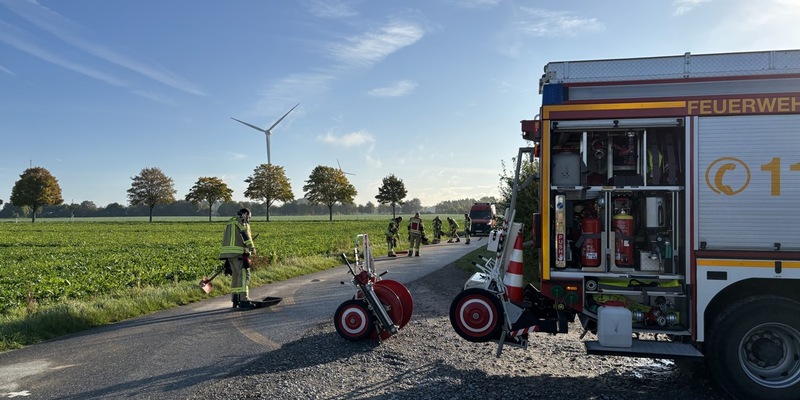 FW Alpen: Ölspur - Foto: presseportal.de