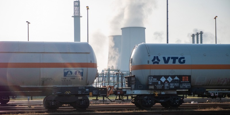 MDR-Doku „Leuna-Komplex – Stadt, Land, Werk“ blickt auf die Geschichte des größten Industriekomplexes Ostdeutschlands – Filmvorführung mit Dialog - Foto: presseportal.de